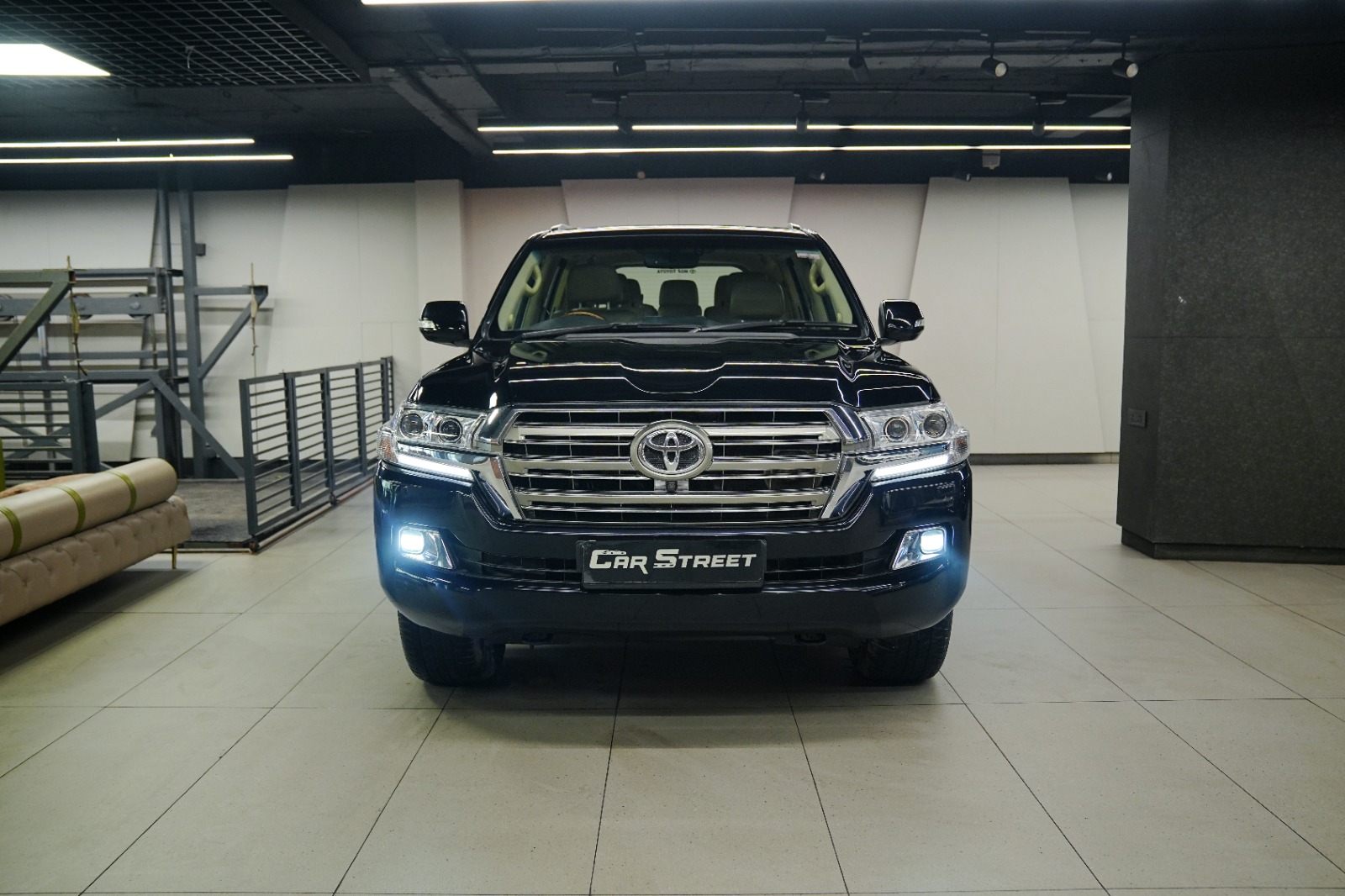 Toyota Land Cruiser LC 200 VX V8